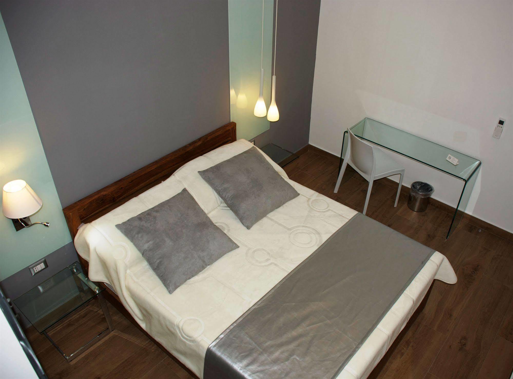 231 Suite Via Roma Cagliari Exterior photo