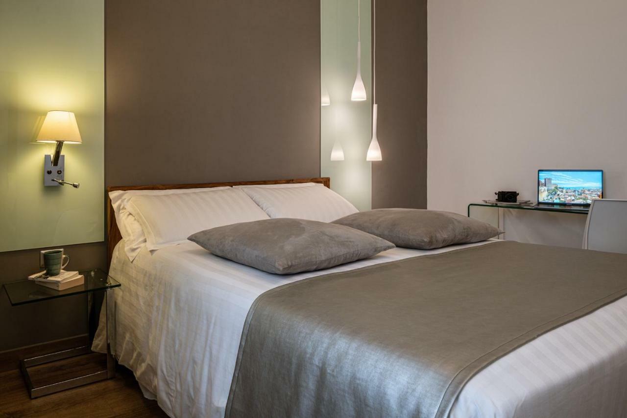231 Suite Via Roma Cagliari Exterior photo